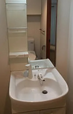 洗面設備　※別部屋の参考写真です。