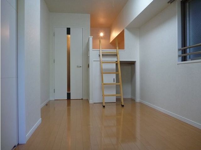 居室・リビング　ロフト　※別部屋参考写真。