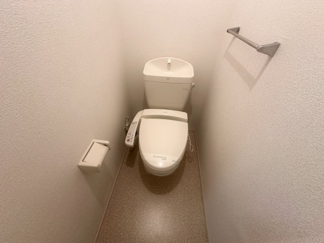 トイレ　ウォシュレット付きのトイレです♪