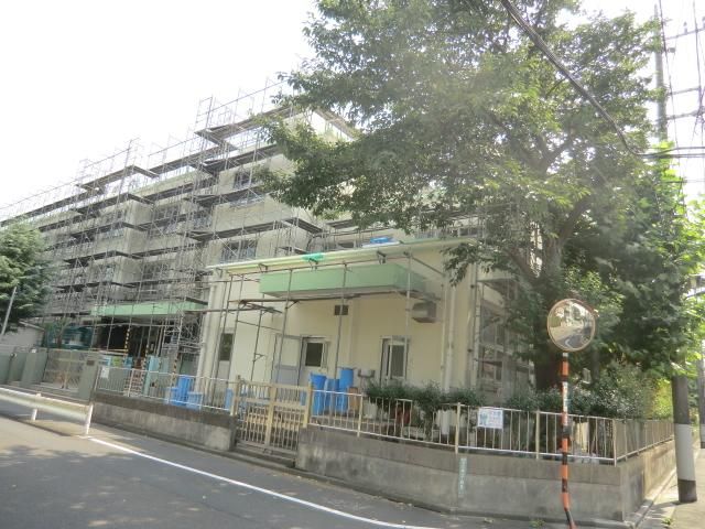 中学校　足立区立竹の塚中学校（中学校）まで498m