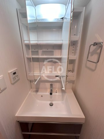 洗面設備　レオングラン本町橋　独立洗面台