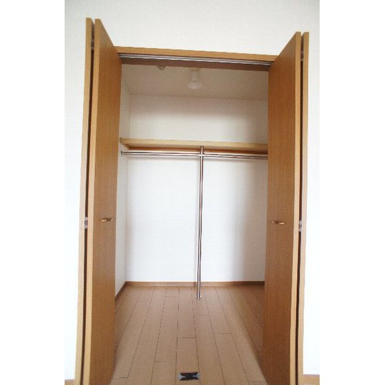 収納　北側洋室の収納