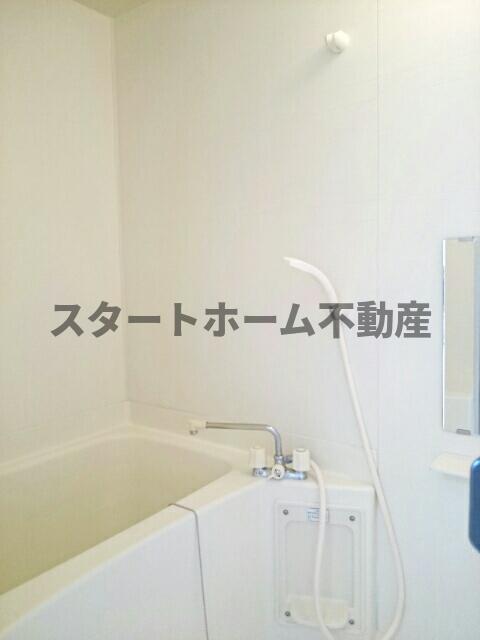 バス・シャワールーム　落ち着いた空間のお風呂です