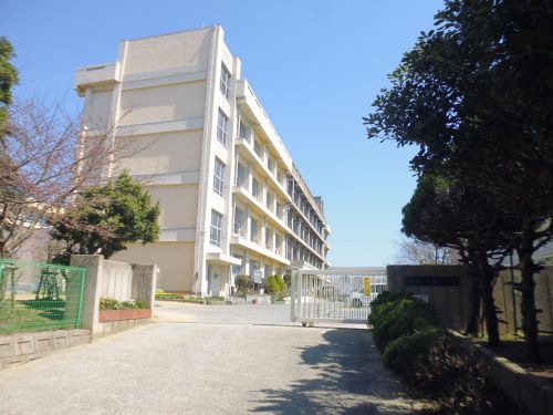 中学校　明石市立大蔵中学校（中学校）まで1258m