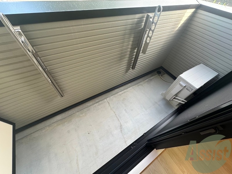 バルコニー　お部屋から見たバルコニーの写真です。キレイですね。