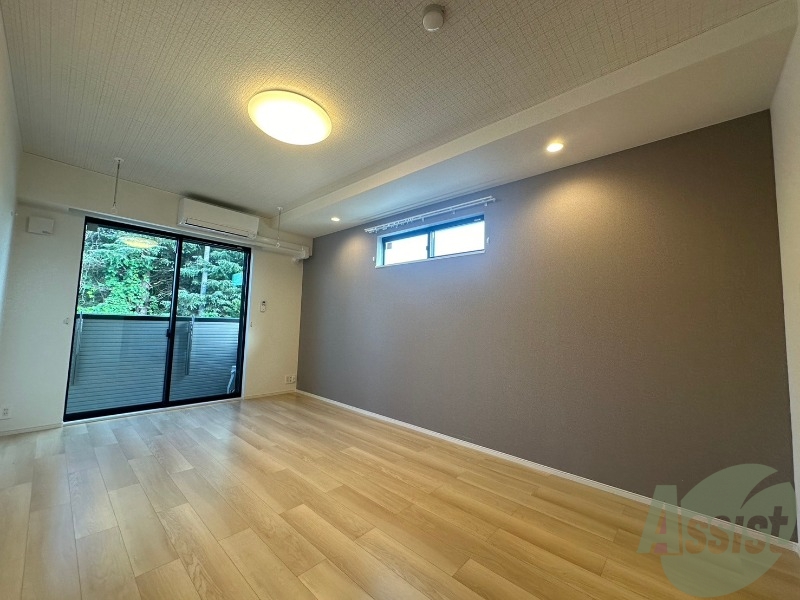 居室・リビング　フローリングのお部屋になります。日当たりが良いです。