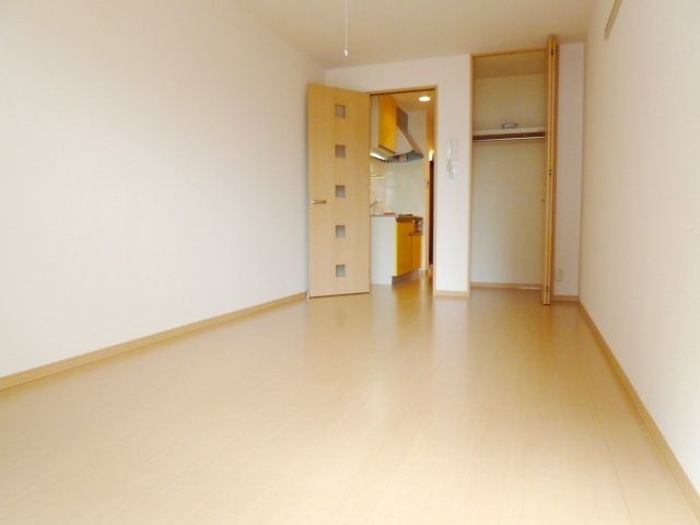 その他部屋・スペース　★明るくひろびろな洋室★