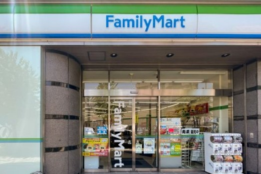 コンビニ　ファミリーマート 豊島高松一丁目店（コンビニ）まで185m