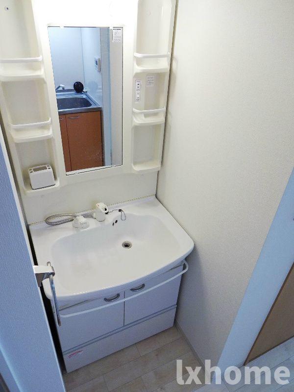 洗面設備　コンパクトで使いやすい洗面所