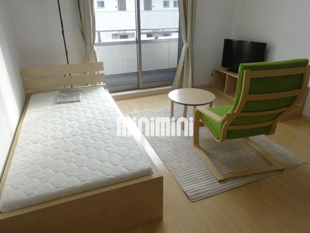 居室・リビング　家具家電付きのお部屋です