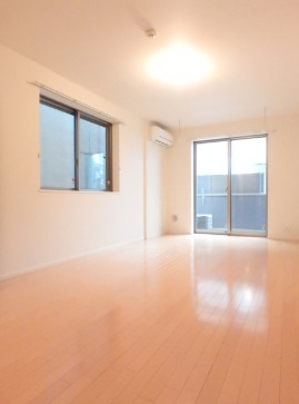 居室・リビング　★明るいフローリングの角部屋です★