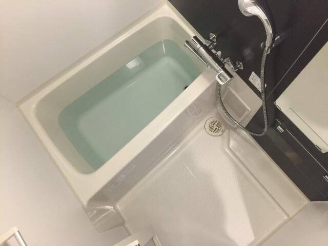 バス・シャワールーム　浴室乾燥機能付きです