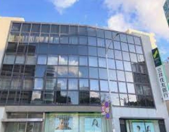 銀行　三井住友（銀行）まで850m