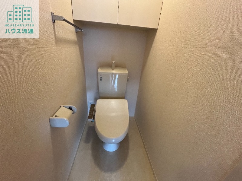 トイレ　※写真は別号室