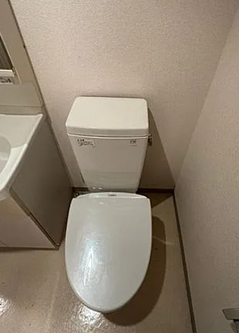 トイレ　別部屋の画像を使用しております。
