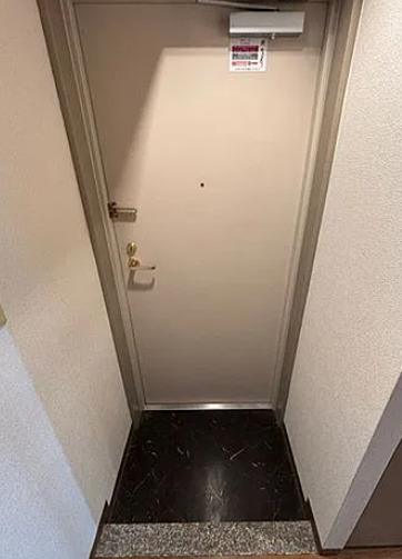 玄関　別部屋の画像を使用しております。