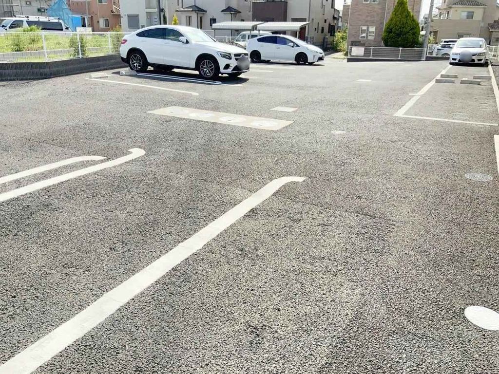 駐車場　駐車場