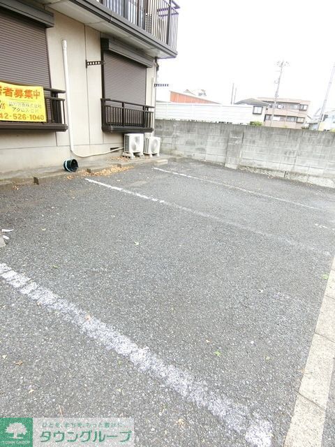 駐車場　駐車場