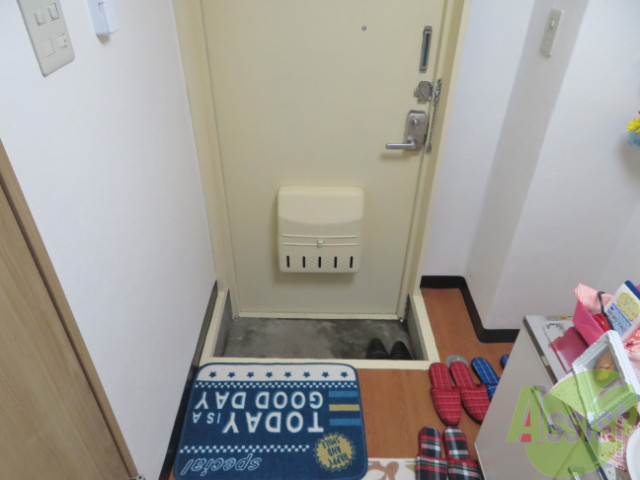 玄関　玄関の様子です。明るい印象ですね。気分もあがりそう。