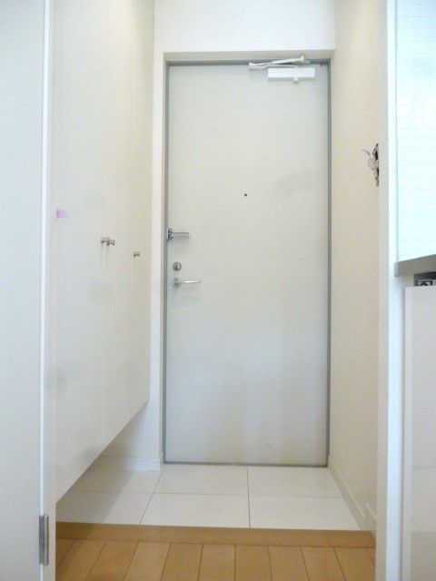 玄関　収納もある玄関です