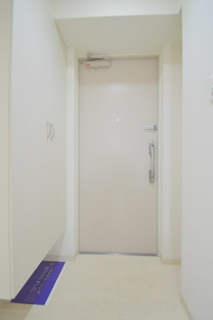 玄関　アルバグランデM　玄関