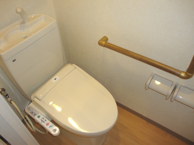 トイレ　シャワー付トイレ