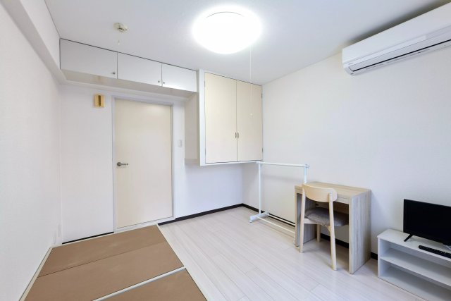AP363 ロイヤル淡路の居間写真
