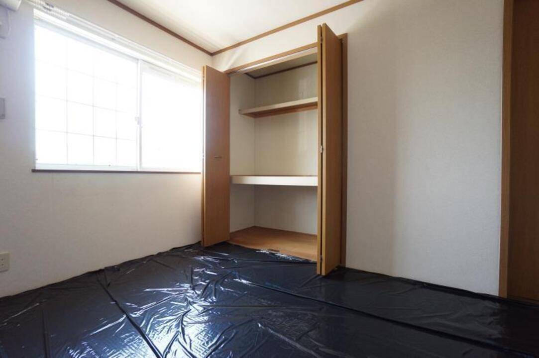 収納　押入れ