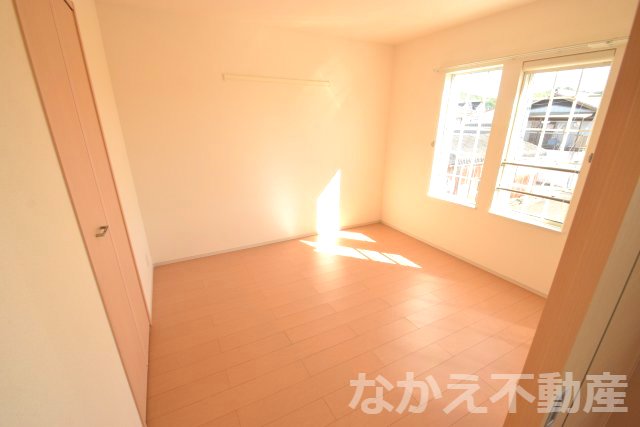 その他部屋・スペース　広くて明るい寝室