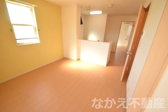居室・リビング　こちらの居間で趣味の時間をお楽しみください