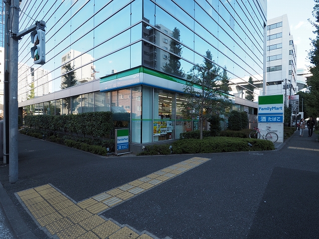 コンビニ　ファミリーマート 海岸三丁目店（コンビニ）まで258m