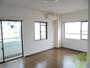 居室・リビング　こちらのお部屋でくつろいでくださいね。