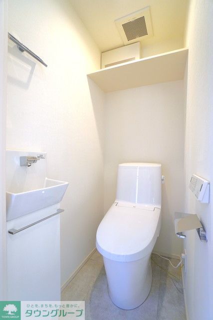 トイレ　※写真は同タイプ住戸です。