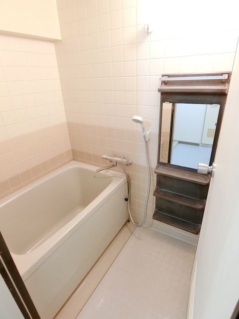 バス・シャワールーム　※同間取りの他のお部屋のイメージです。