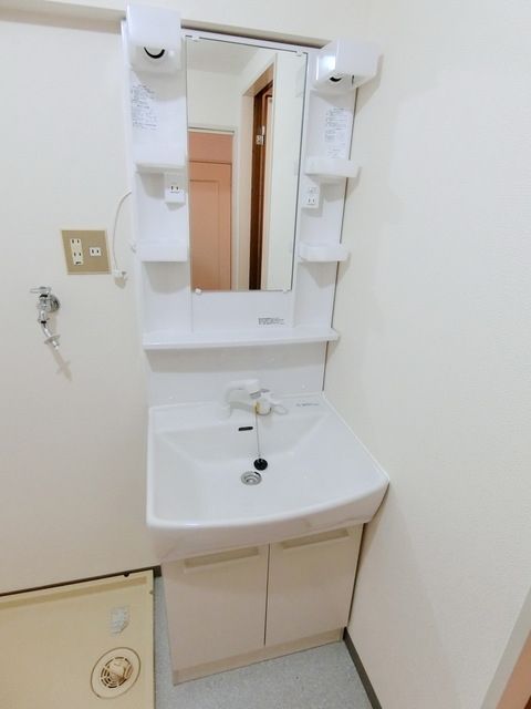 洗面設備　※同間取りの他のお部屋のイメージです。