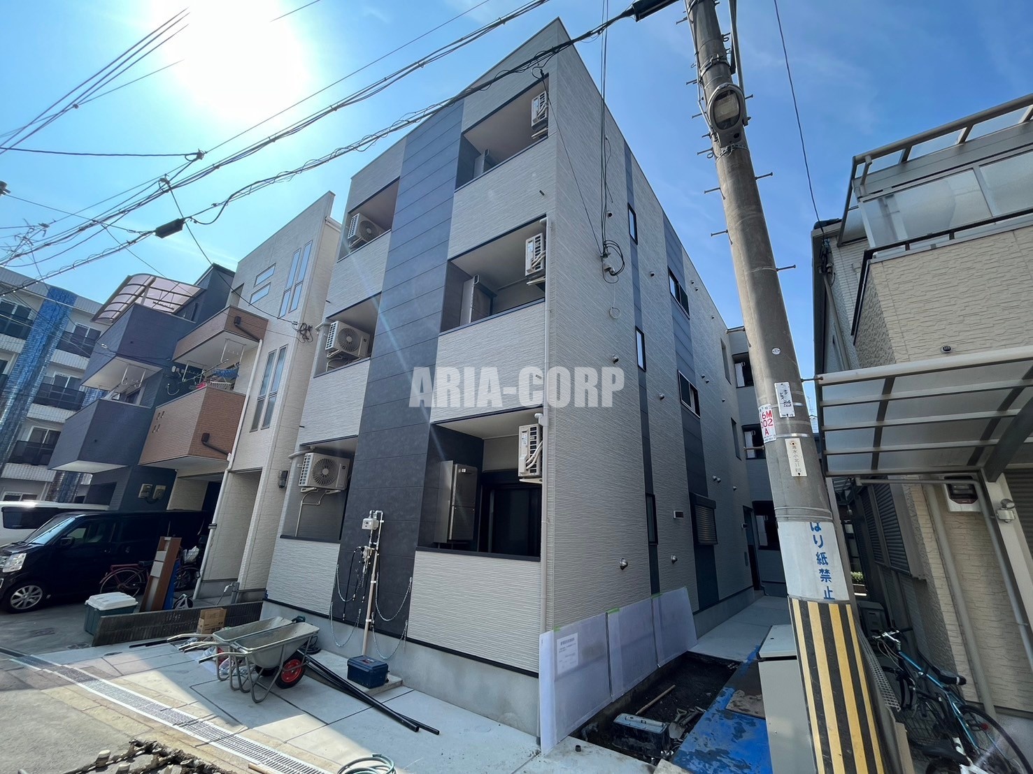建物外観　2025年完成、大手ハウスメーカー施工のデザイナーズアパート