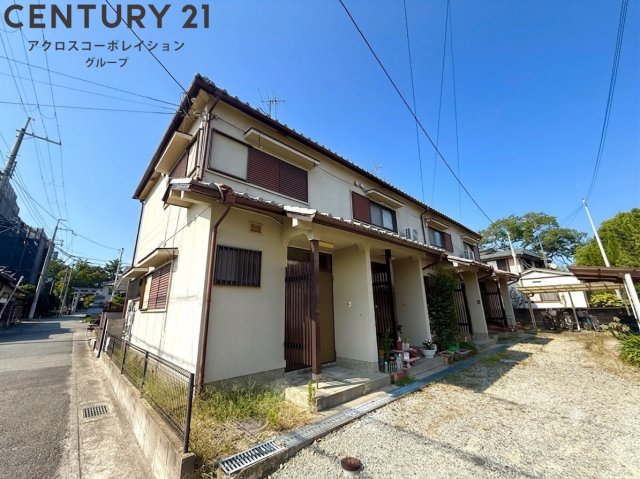 建物外観　道路側のお部屋です！