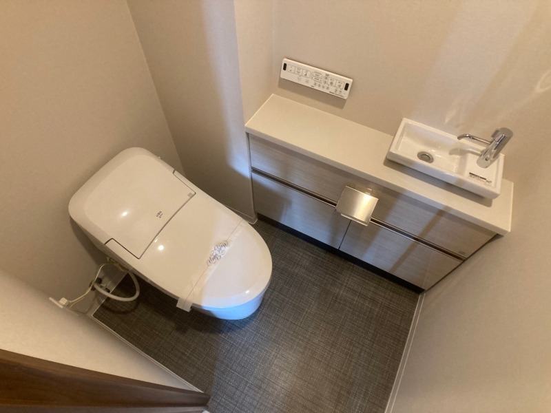 トイレ　トイレです。ウォシュレット付を探している方、おすすめです。