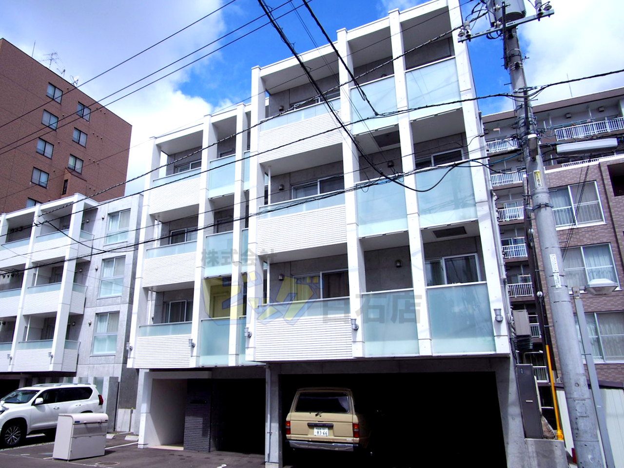 建物外観　インターネットが無料で利用可能な１ＬＤＫマンションです♪