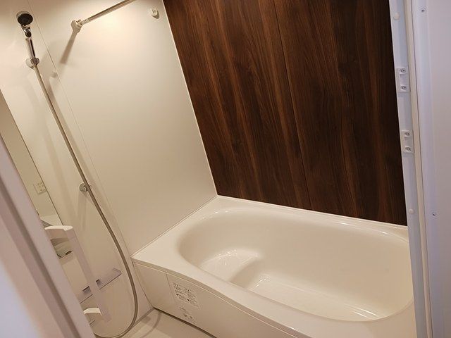 バス・シャワールーム　一日の疲れを癒すゆったり浴槽