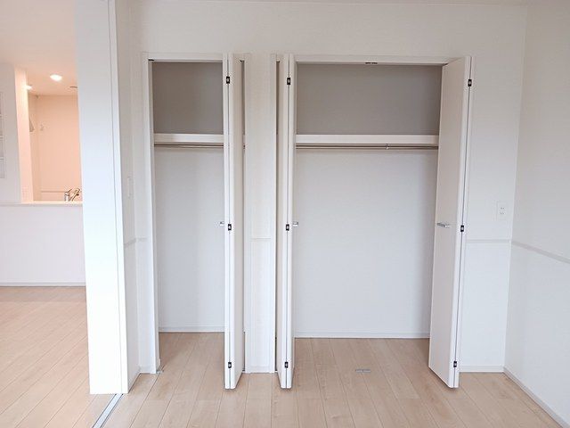収納　衣類も荷物もたっぷり収納可能