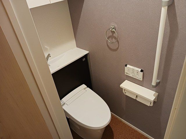 トイレ　独立タイプで落ち着いて使える