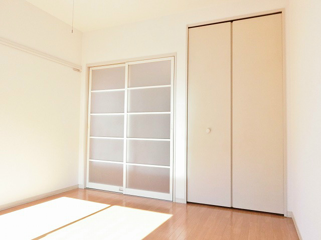 居室・リビング　洋室6.5帖日当たり良好