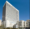 病院　東京慈恵会医科大学付属病院(本院)（病院）まで233m