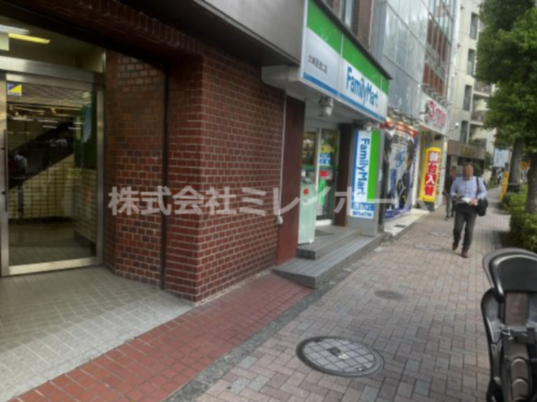コンビニ　ファミリーマート　大崎駅西口店（コンビニ）まで491m
