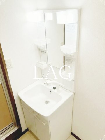 洗面設備　独立洗面台です。