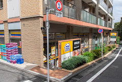 コンビニ　ミニストップ 南青山4丁目店（コンビニ）まで411m