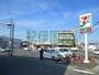 コンビニ　セブンイレブン小田原飯田岡店（コンビニ）まで223m