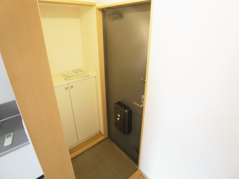 玄関　同仕様別部屋