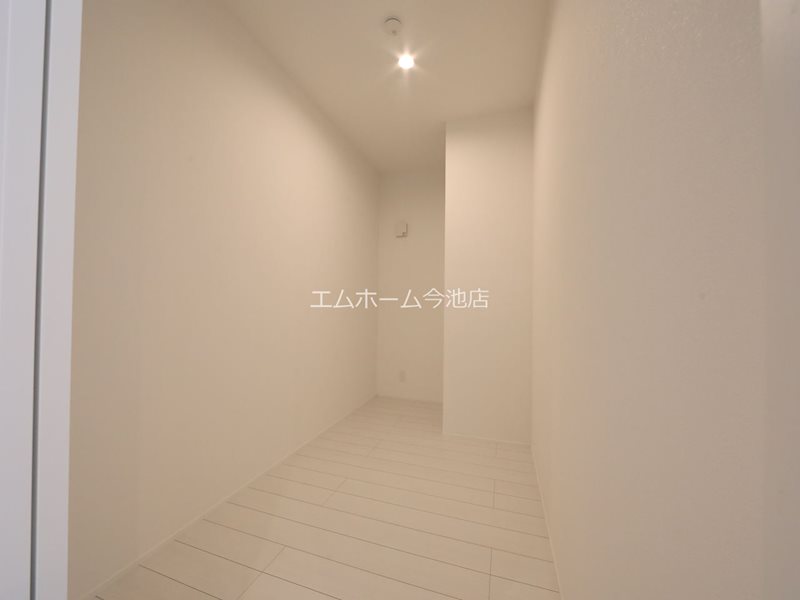 その他部屋・スペース　洋室3.4帖　クローゼット（収納スペース充実しています）